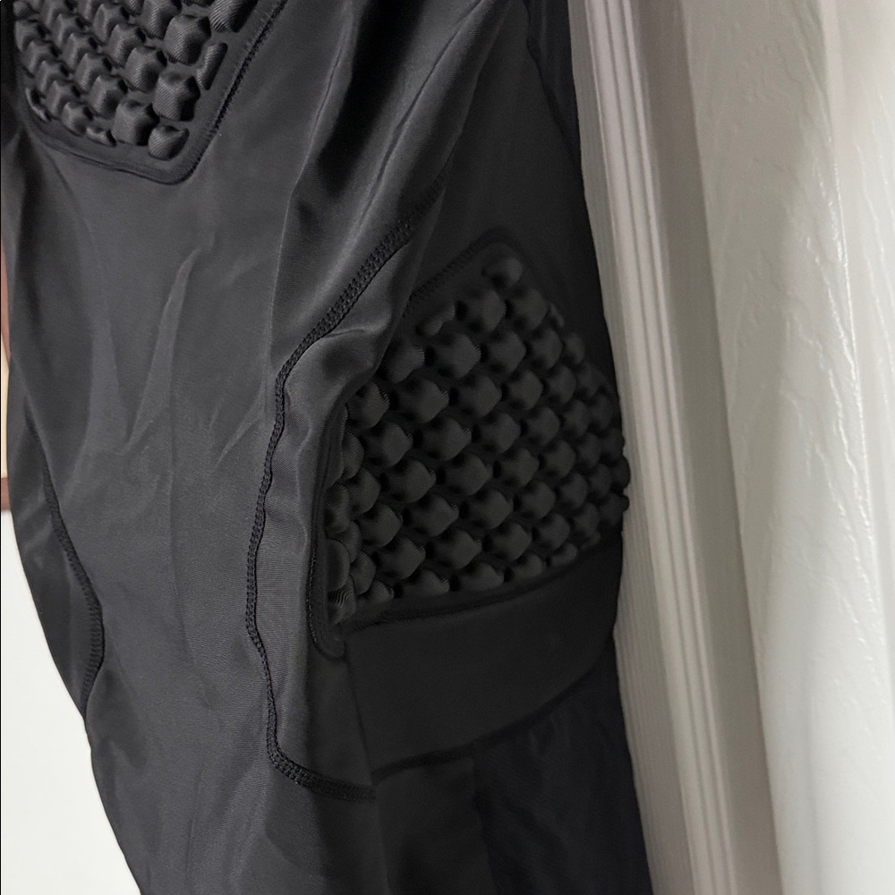 TUOYR Men’s Football Padded Shirt - Compression Adult Vest - Protective - Picture 6 of 16